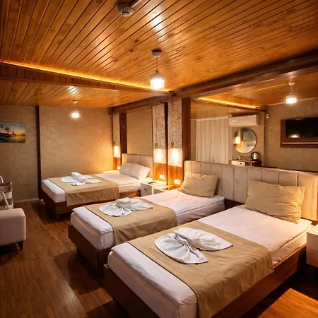 Hotel Candy Boutıque 3*