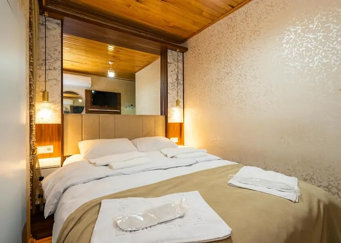 Hotel Candy Boutıque 3*